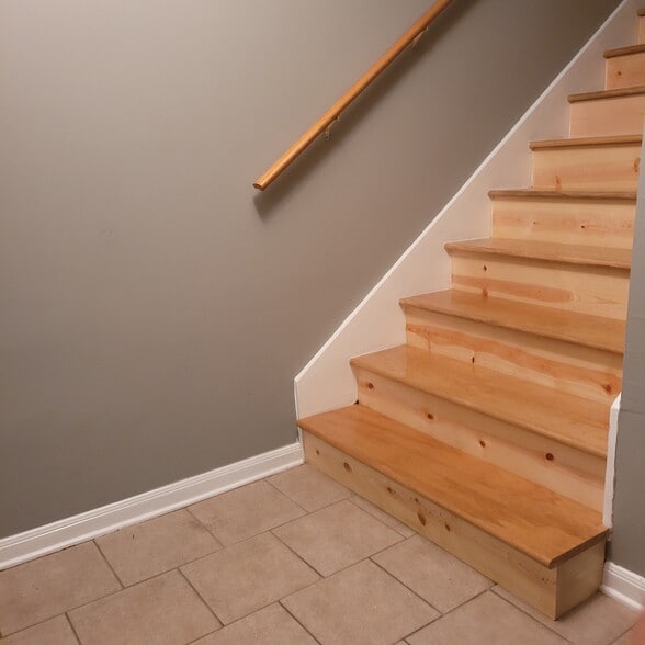 Stairwell - 9104 Atreus