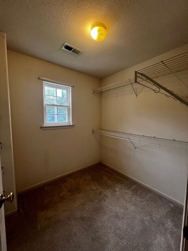 Building Photo - Huntersville
