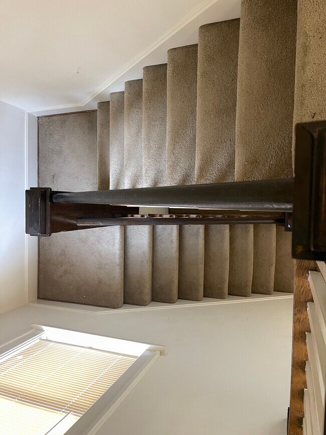 Building Photo - 227 Sycamore Rd