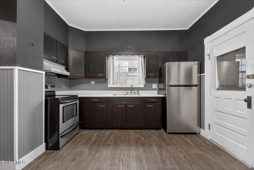 Building Photo - 415 Broadway