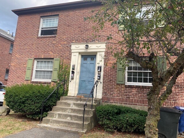 Building Photo - 11 Beechcroft St