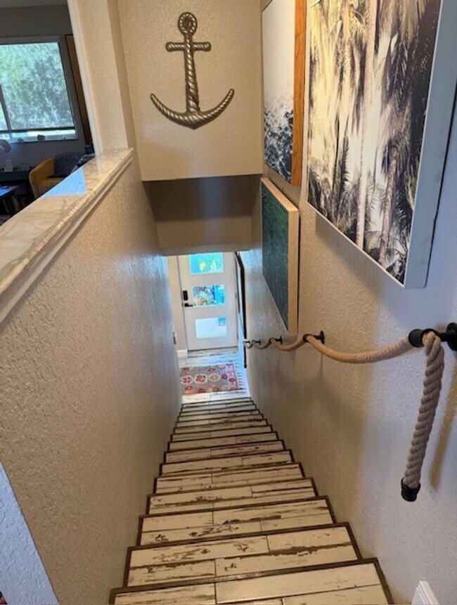 Building Photo - Luxury living with an Intracoastal view and direct access to dock, marina and lift