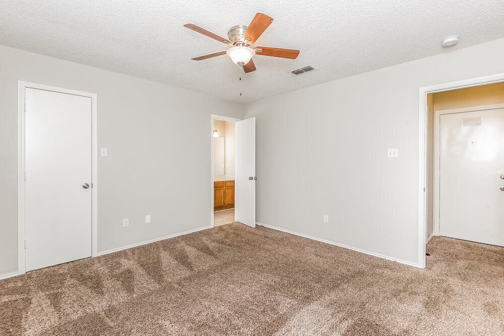 Building Photo - 616 Cumberland Dr