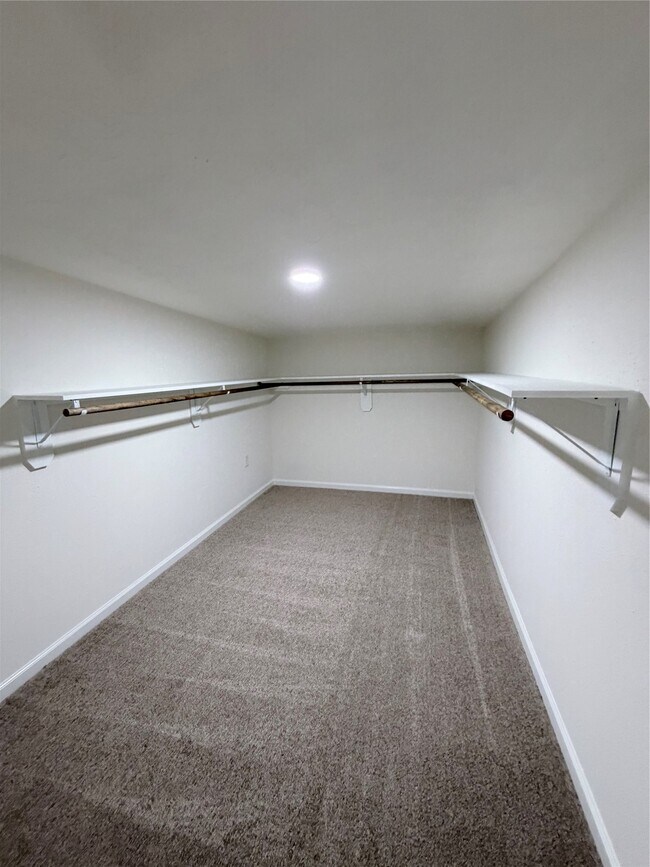 Building Photo - 1112 3rd St