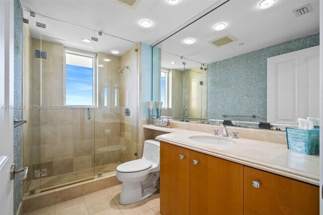 Building Photo - 17875 Collins Ave