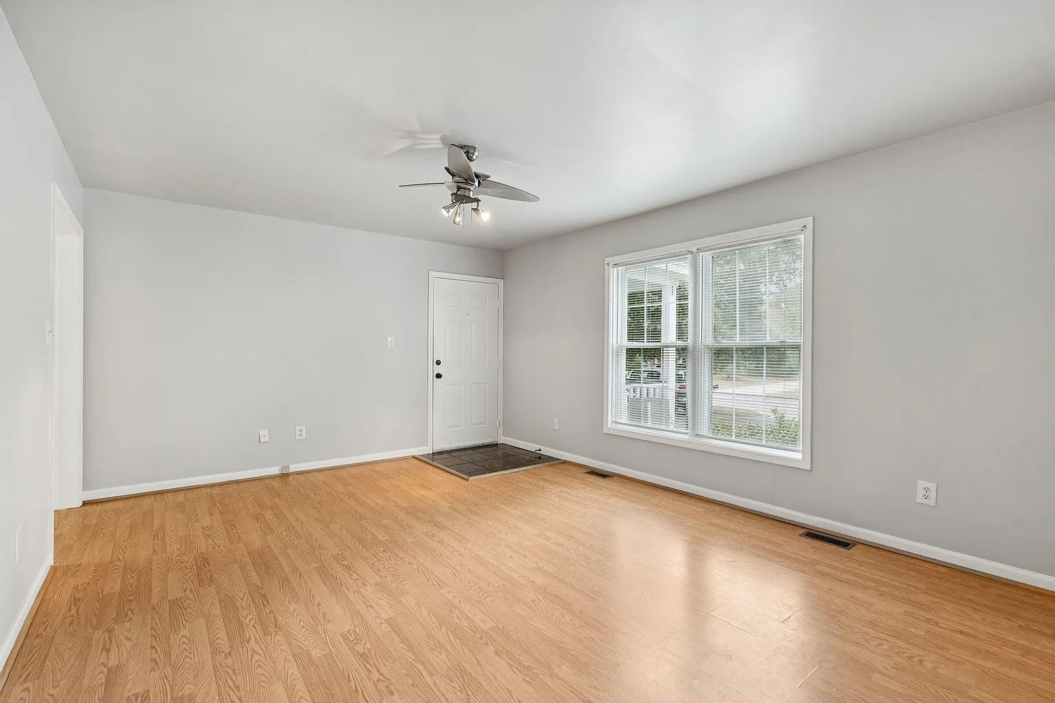 Building Photo - 6 Commercial Row