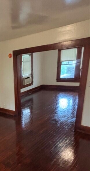 Building Photo - 3515 Carver Ave SW