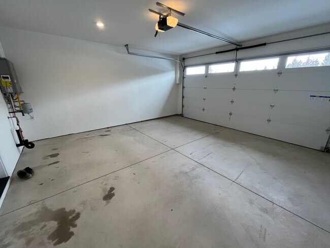 Building Photo - 3 Bed/2.5 Bath Townhome Built in 2023 in N...