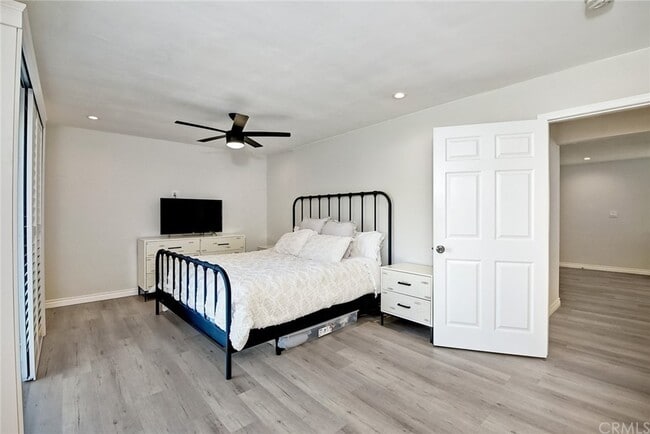 Building Photo - 2642 Davis Pl