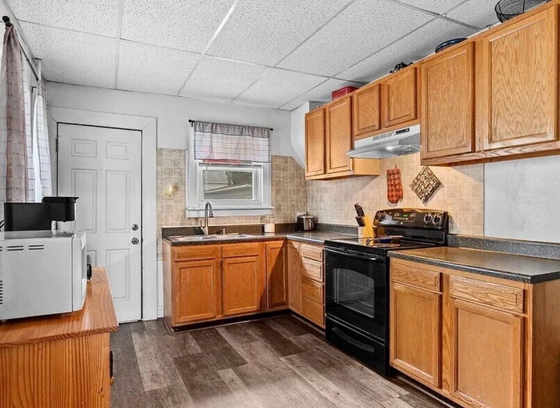 Building Photo - 408 S Lincoln Ave