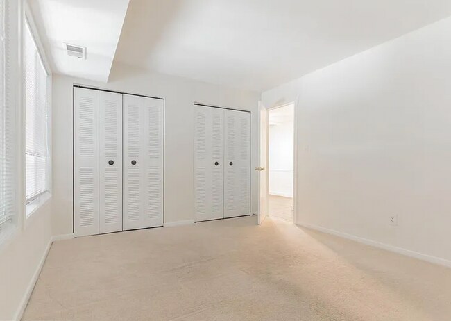 Building Photo - 9960 Hellingly Pl