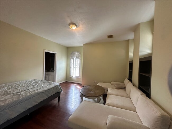 Building Photo - 7131 Harmony Cove