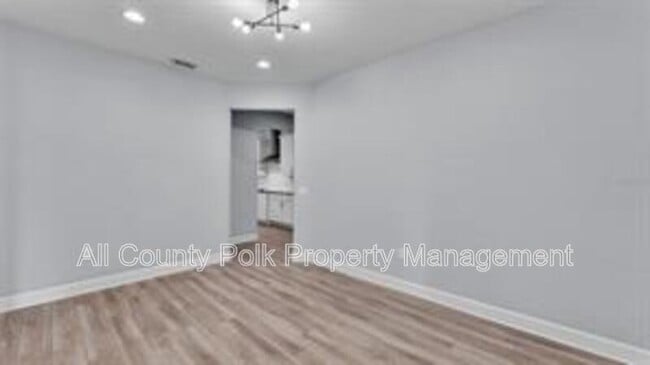 Building Photo - 1095 Woodland Oaks Dr