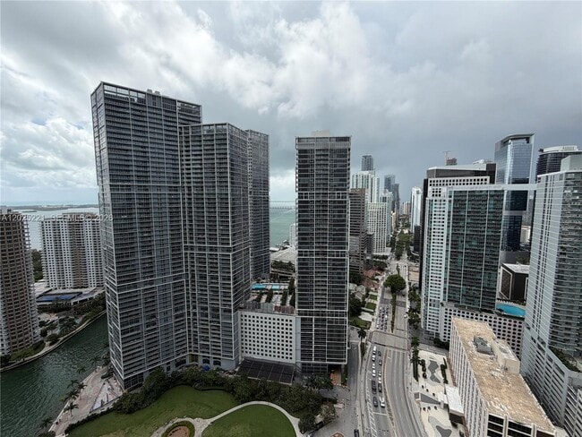 Building Photo - 200 Biscayne Blvd Way