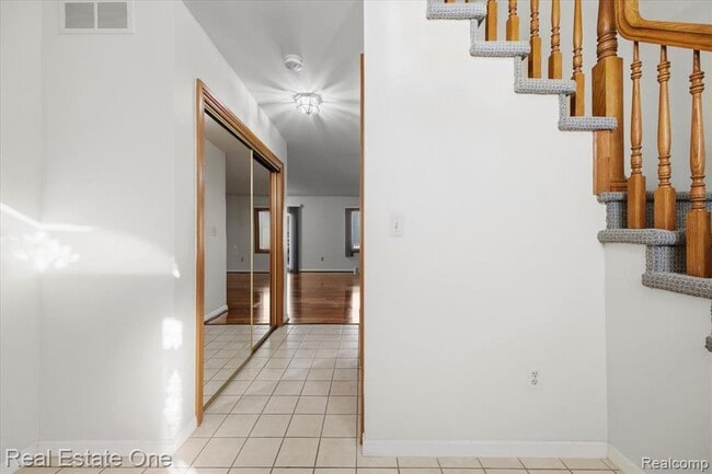 Building Photo - 2251 Crystal Dr