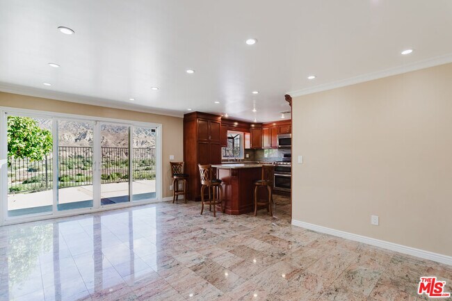 Building Photo - 9047 Riderwood Dr