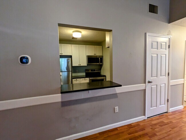 Building Photo - 926 Southbridge St