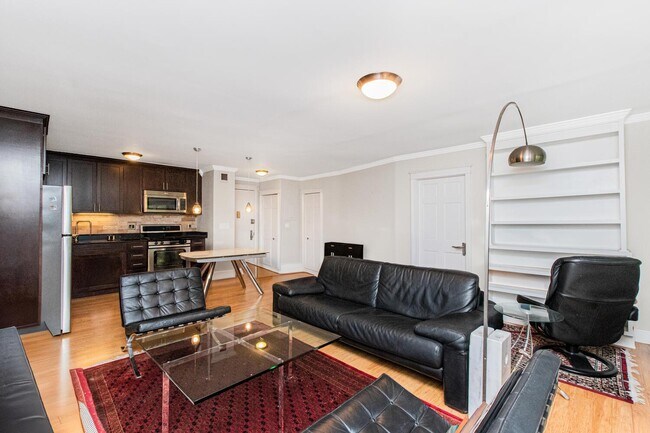 Building Photo - 1374 Midland Ave