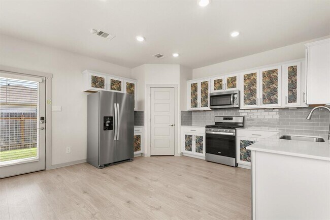 Building Photo - 140 New Hvn St