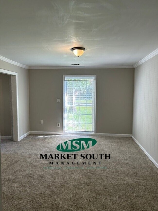 Building Photo - *REDUCED!!* BRICK RANCH OFF SKIDAWAY- AVAI...
