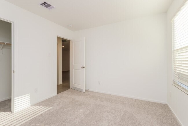 Building Photo - 1536 Crowson Rdg