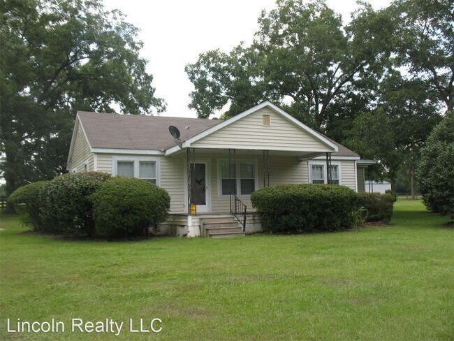Primary Photo - 3 br, 1 bath House - 4710 Cat Creek Rd.*
