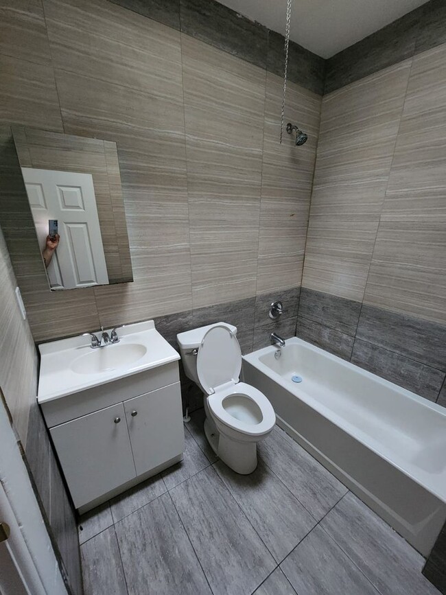 Building Photo - Remodeled home - Olney
