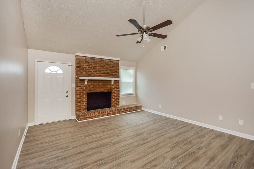 Building Photo - 417 Willow Ct SE