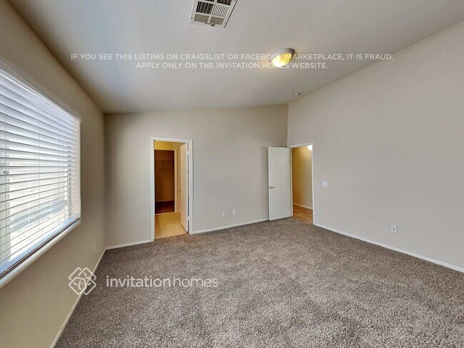 Building Photo - 5912 Trumbull St