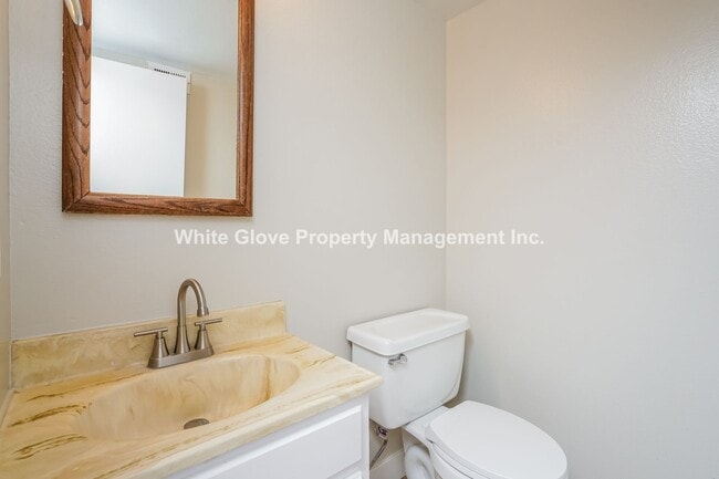 Building Photo - Charming Remodeled 3-Bedroom Townhome on Cul-de-Sac Near Greenbelt & Pool