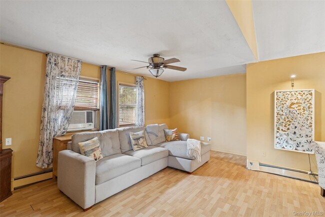 Building Photo - 3 Meadowgrass Ln