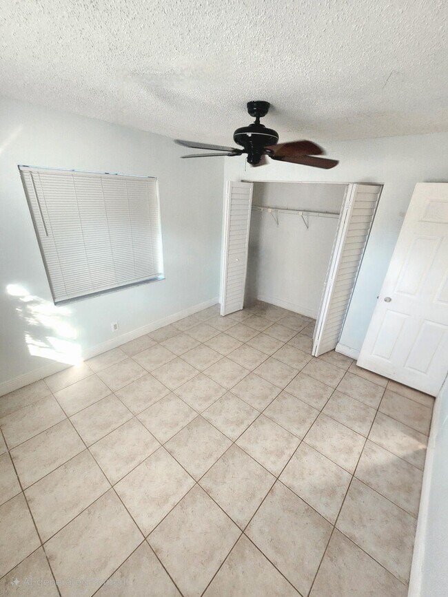 Building Photo - 19323 Carolina Cir