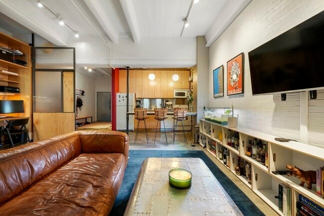 Building Photo - 42 Chauncy St
