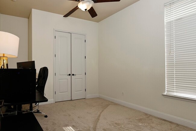 Building Photo - 27 Tioga Pl