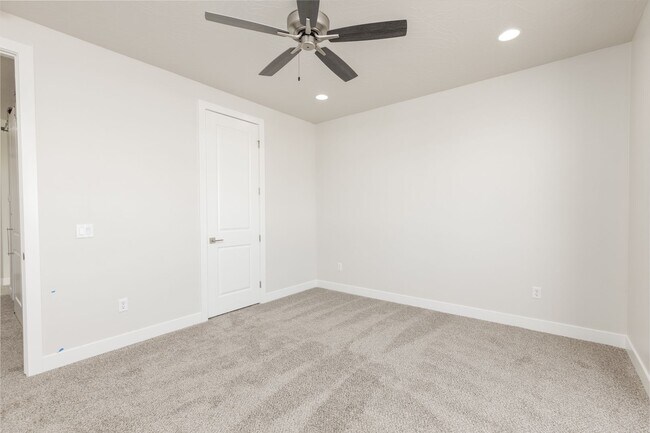 Building Photo - 2027 W 380 S