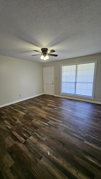 Building Photo - 2845 Vance Dr NW