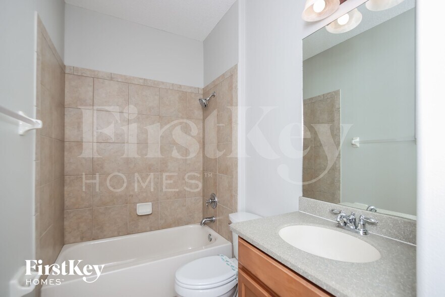 Building Photo - 2298 Maeve Cir