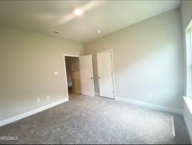 Building Photo - 5490 Overland Dr