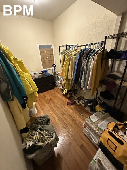 Building Photo - 28 Monmouth St