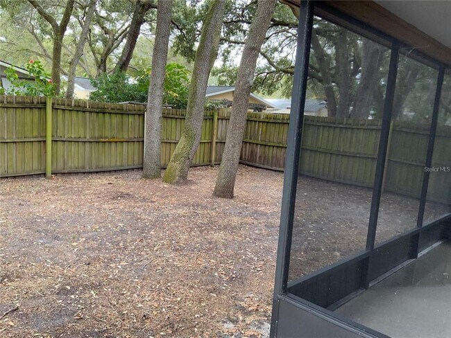 Building Photo - 2067 Red Cedar Ln