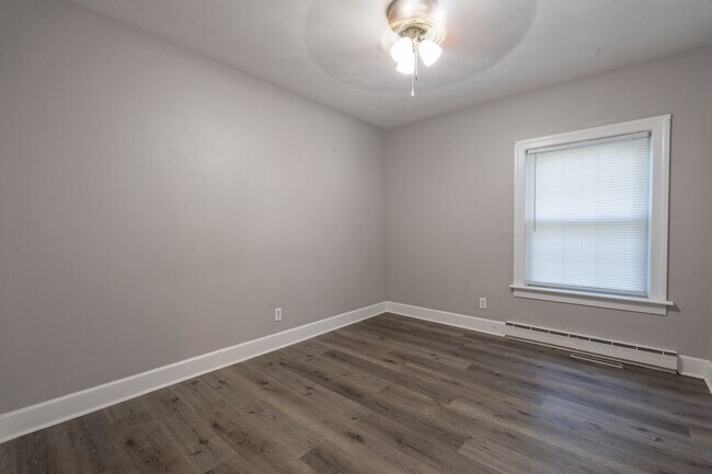 Building Photo - MOVE IN READY 4 Bedroom in Western Branch!