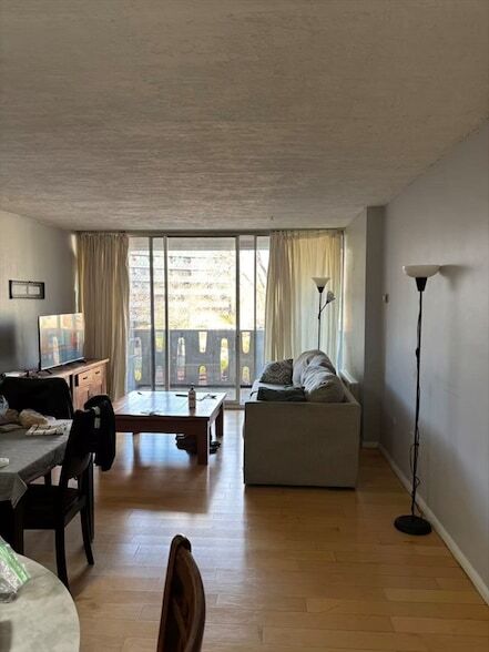 Building Photo - 200 Swanton St