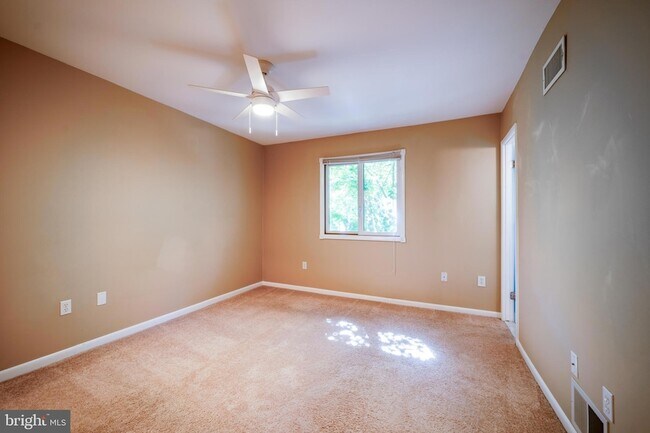 Building Photo - 2455 Pyrenees Ct