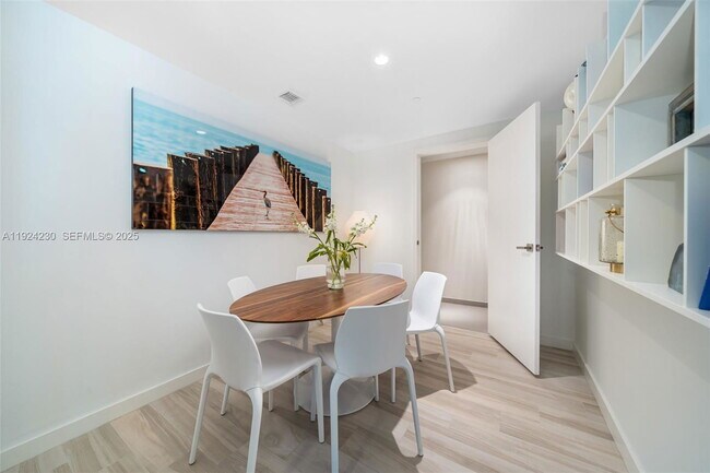 Building Photo - 1080 Brickell Ave