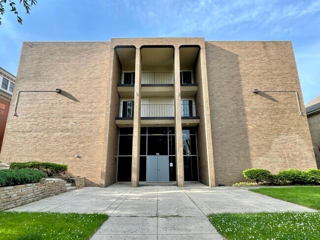 Primary Photo - 227 E 15th Ave