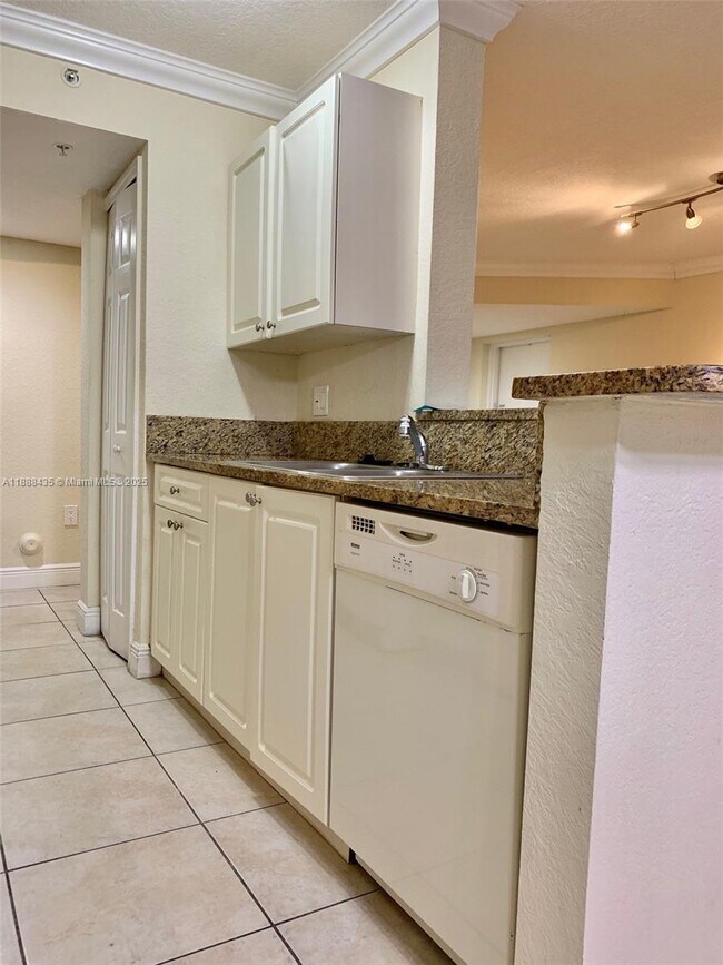 Building Photo - 20930 SW 87th Ave