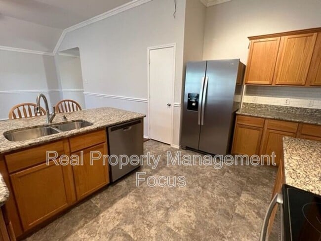 Building Photo - 1004 Trickham Dr