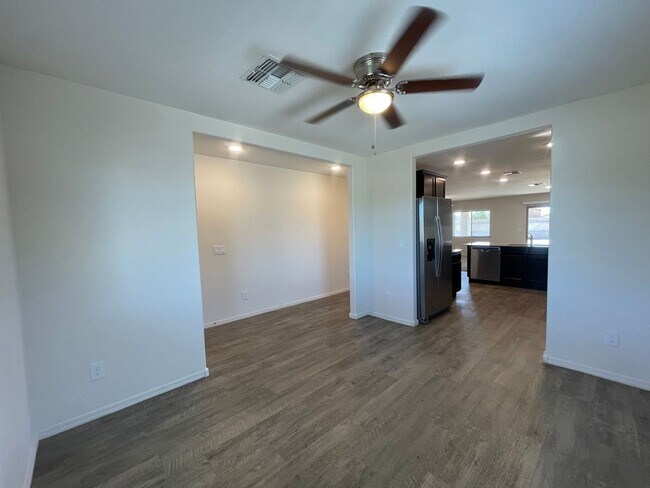 Building Photo - Spacious New-Build Family Home!