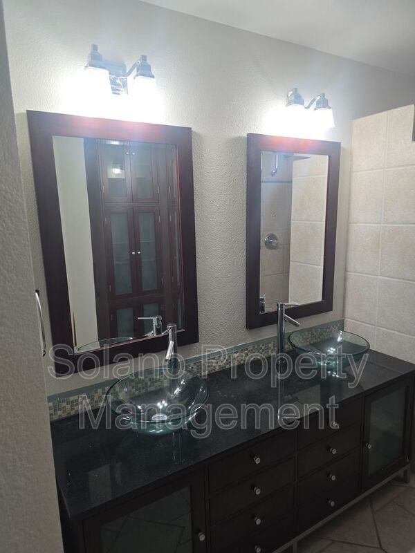 Building Photo - 318 Ridgecrest Cir