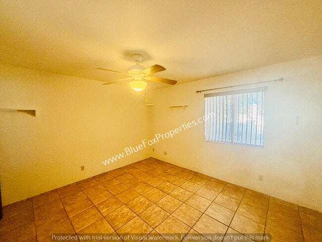 Building Photo - 2712 N Cloverland Ave